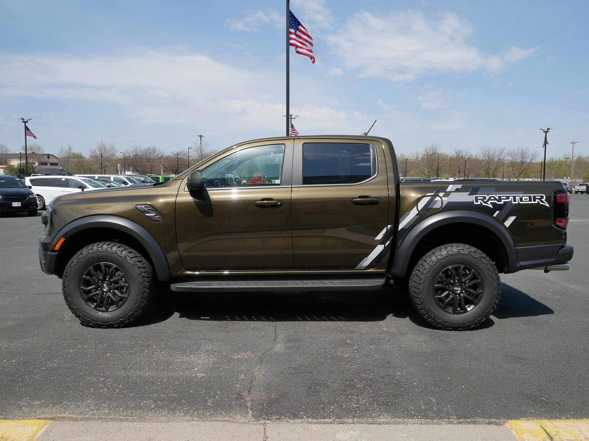 View vehicle photo 5
