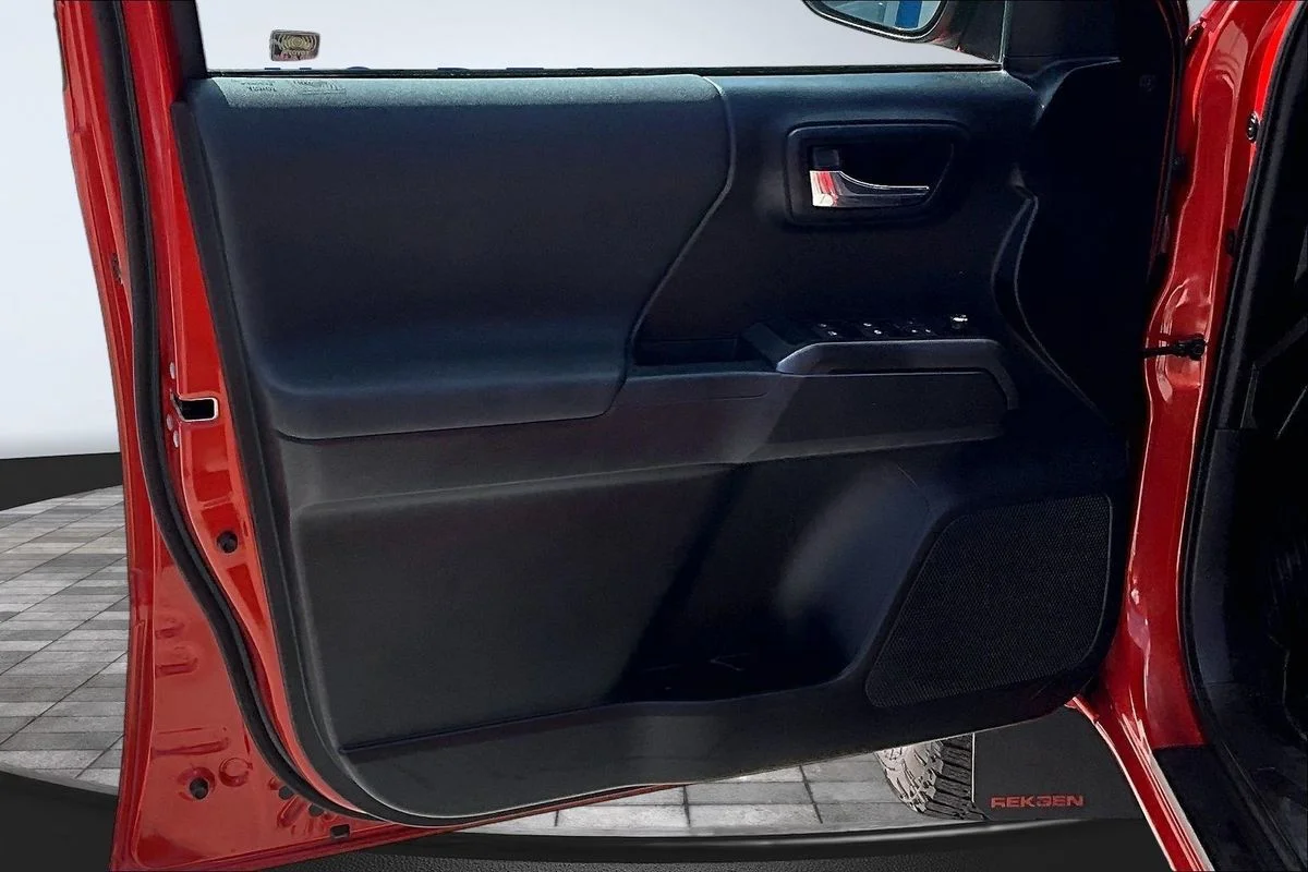 Used 2018  Toyota TRD Sport image 21