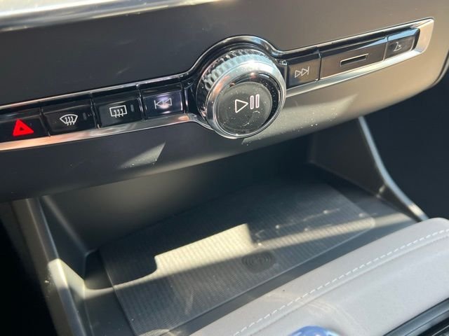 2025 Volvo XC90 Core - Photo 14