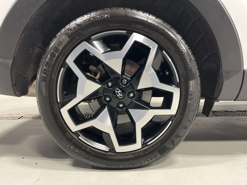 Used 2022 Ice White Hyundai Limited image 36