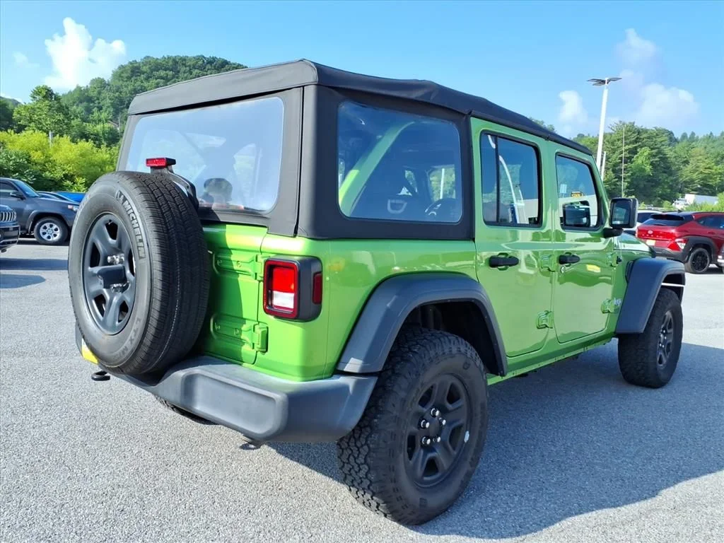 Used 2019 Green Jeep Unlimited Sport image 12