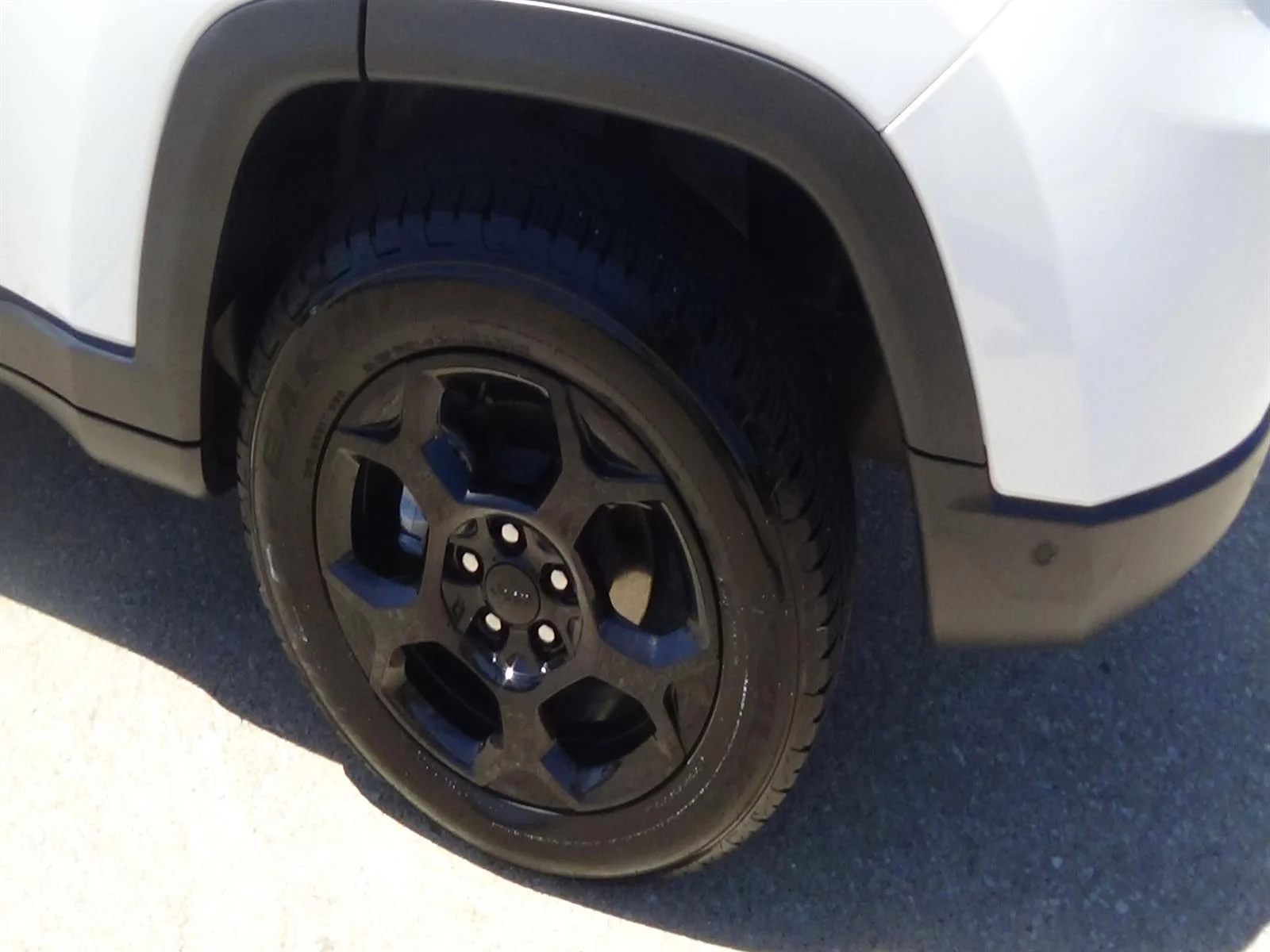 Certified Used 2024 Bright White Clear Coat (pw7) Jeep Trailhawk image 9