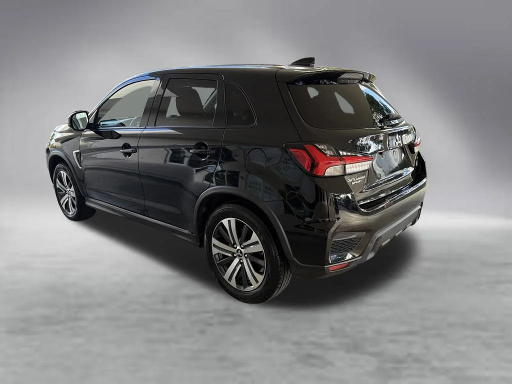 Used 2020 Black Mitsubishi  image 5