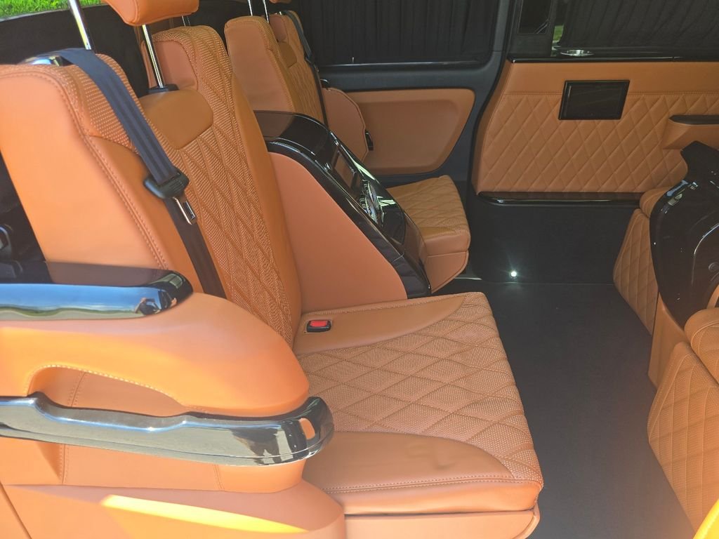 Used 2023  Mercedes-Benz Passenger image 22