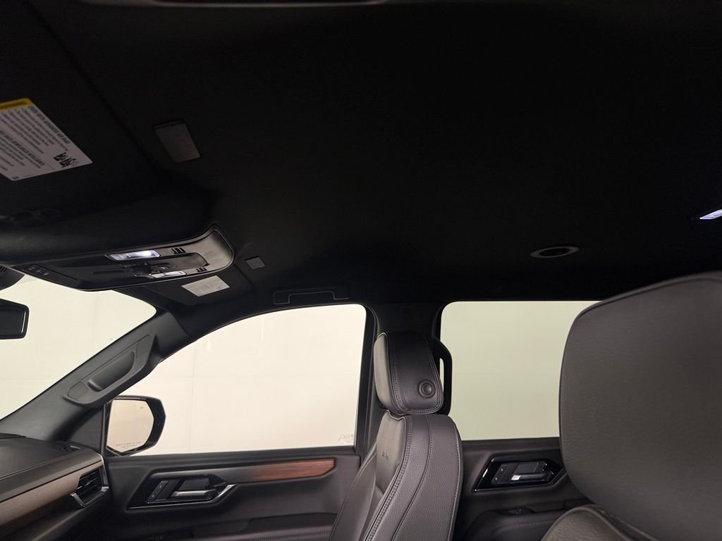 Used 2025 Onyx Black GMC Denali image 17