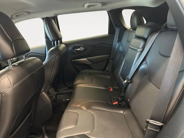 Used 2019 Gray Jeep Limited image 13