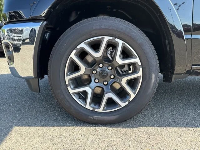 New 2026 Diamond Black Crystal Pearlcoat Ram Laramie image 7