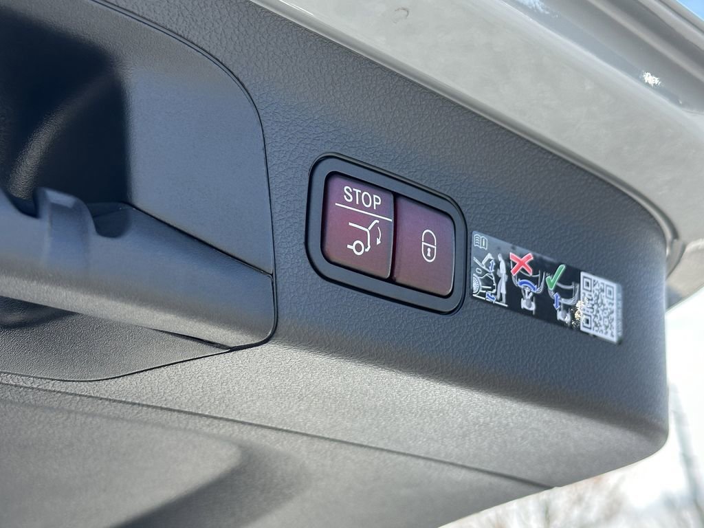 New 2026 MANUFAKTUR Alpine Grey Mercedes-Benz AMG® GLS 63 image 24
