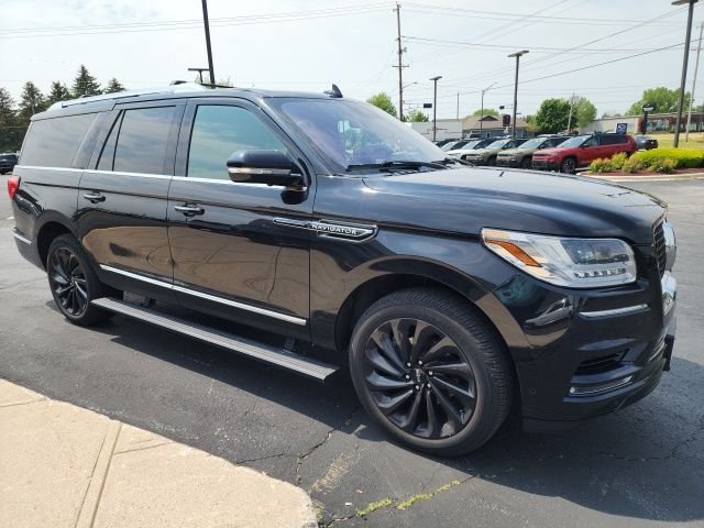 Used 2020 Black Lincoln Reserve image 1