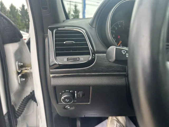 Used 2019 White Jeep Overland image 20