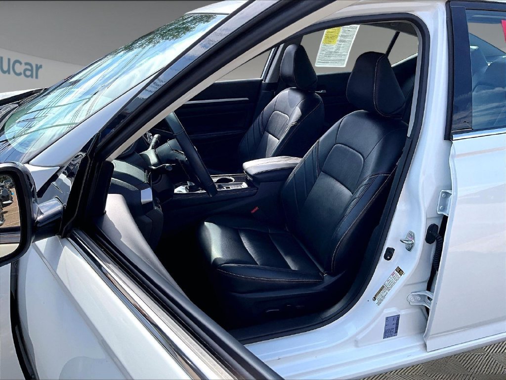 Certified Used 2024 White Nissan 2.5 SR image 10