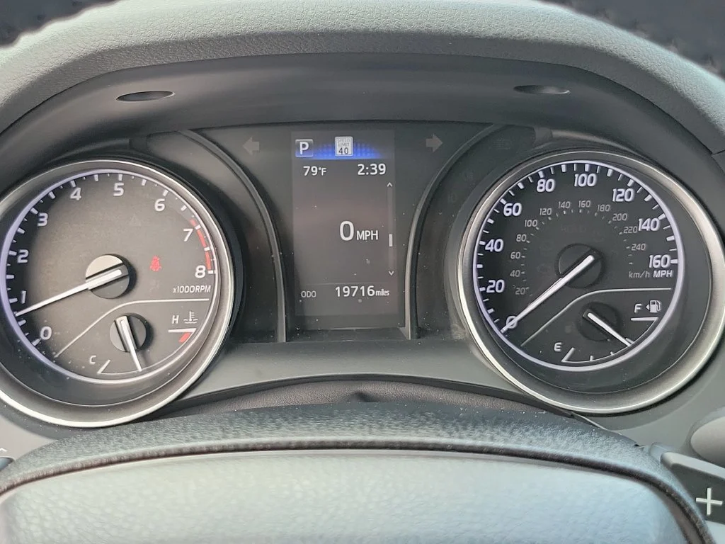 Used 2024 Ice Toyota SE image 7