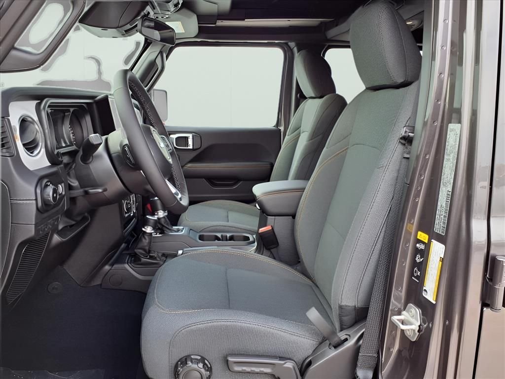 2025 Jeep Wrangler 4-Door Sahara - Photo 15