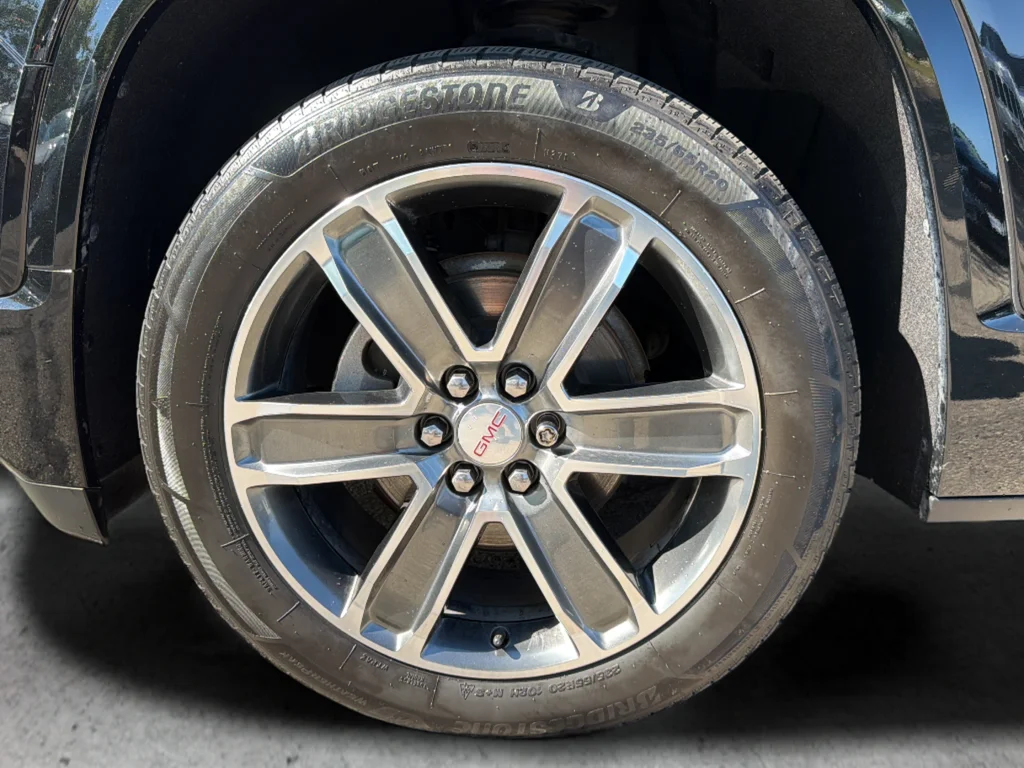 Used 2019 Black GMC Denali image 39