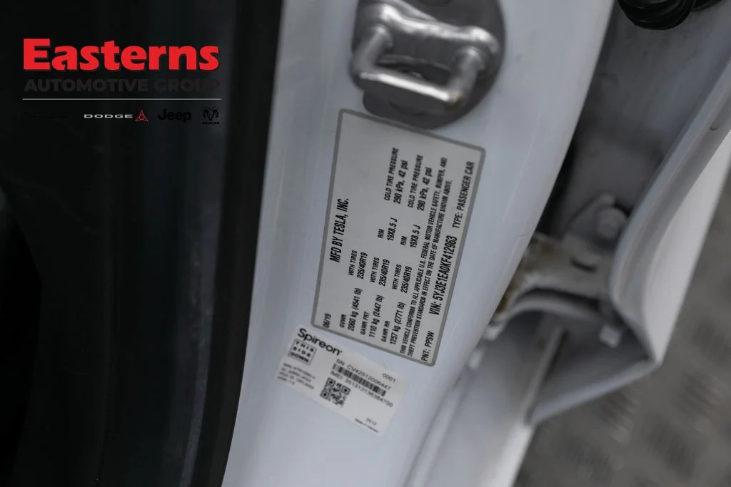 Used 2019 White Tesla Standard Range Plus image 29