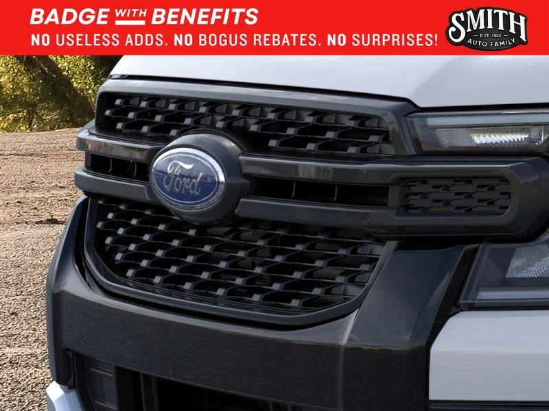 New 2025 Oxford White Ford XLT image 18