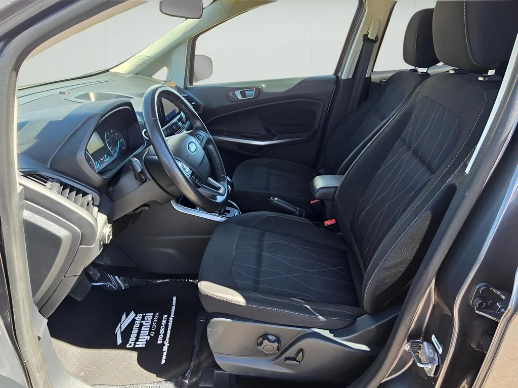 Used 2020 Smoke Metallic Ford SE image 30