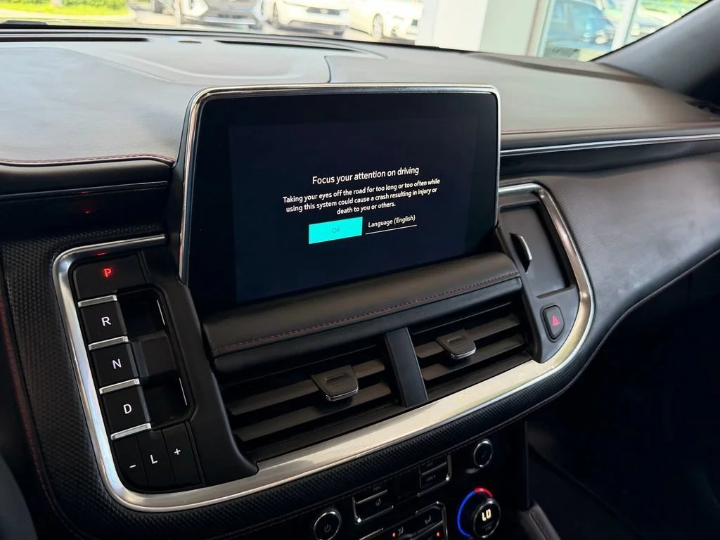 Used 2023 SUMMIT WHITE Chevrolet RST image 18