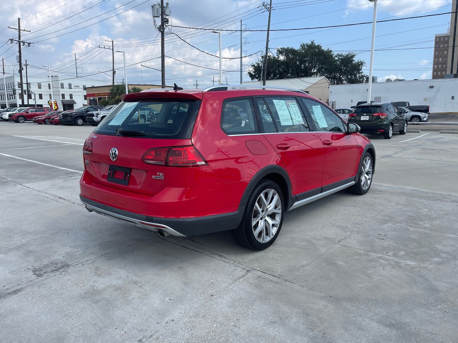 Used 2017 Red Volkswagen TSI SEL image 5