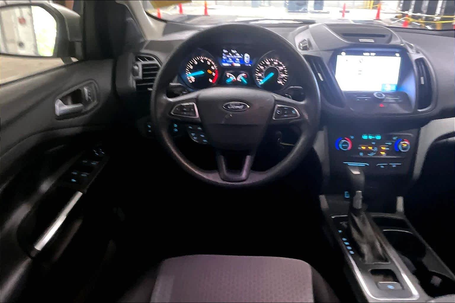 Used 2017 Ingot Silver Metallic Ford SE image 6