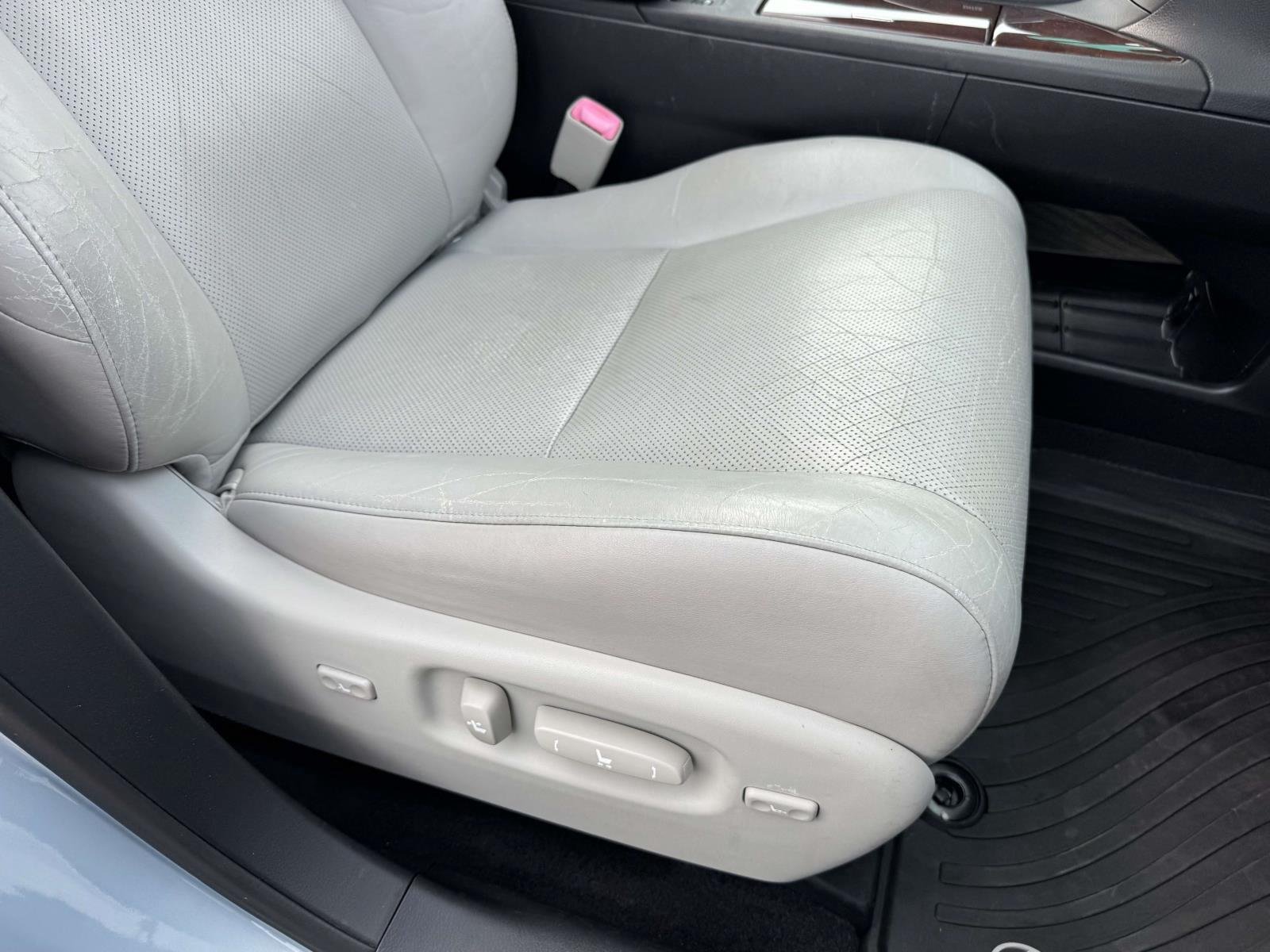 Used 2011 Cerulean Blue Metallic Lexus  image 21