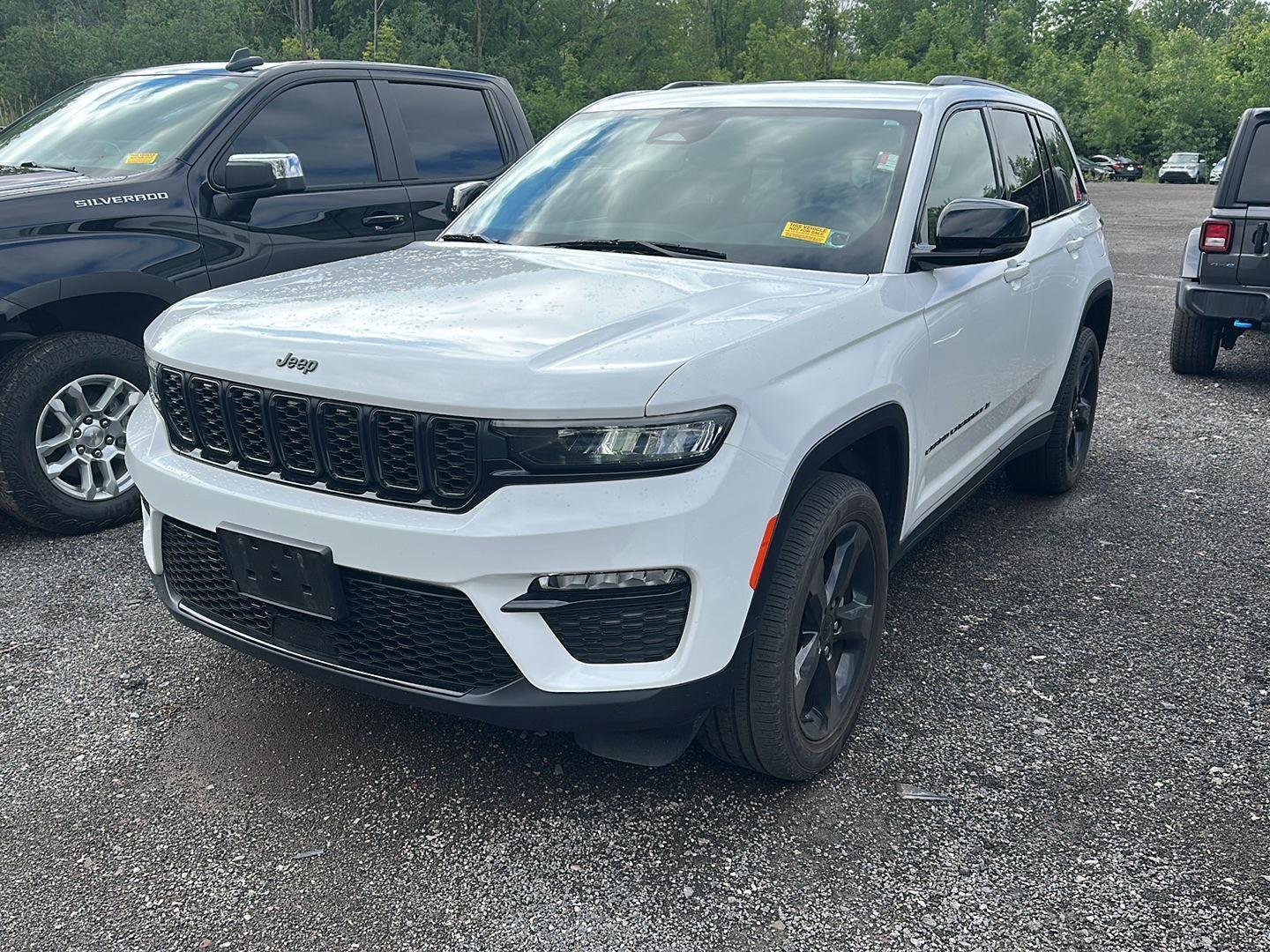 Used 2023 Bright White Clearcoat Jeep Limited image 5