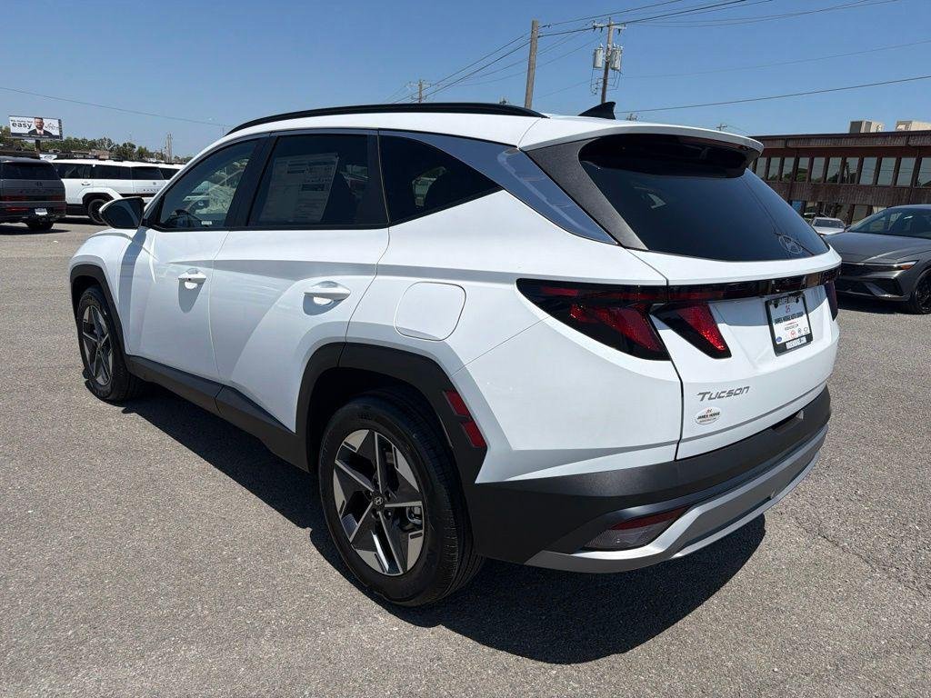 New 2026 White Hyundai SEL FWD image 10