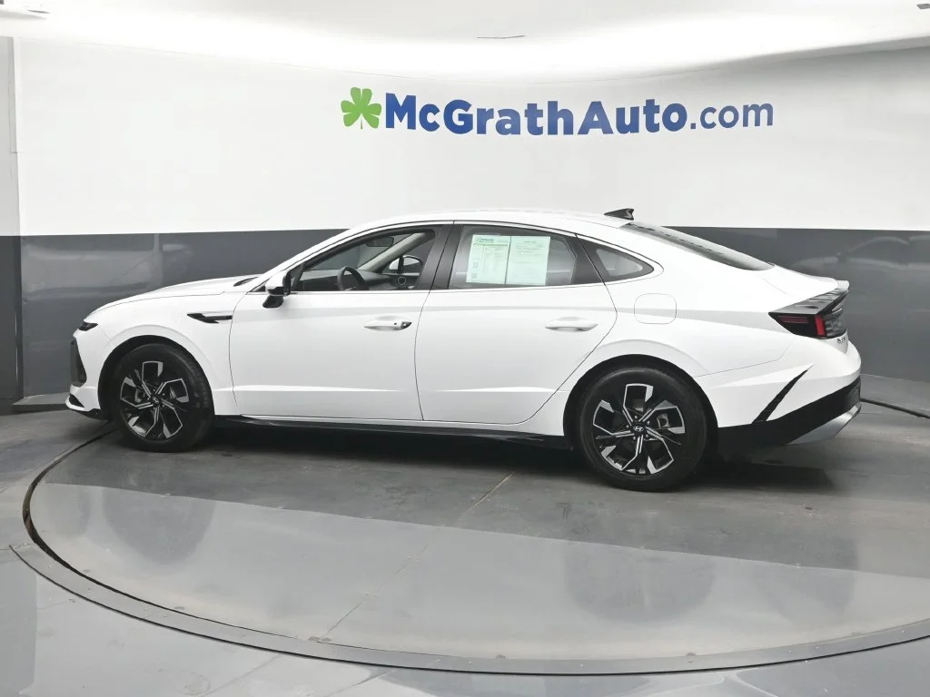 Certified Used 2024 White Hyundai SEL image 22