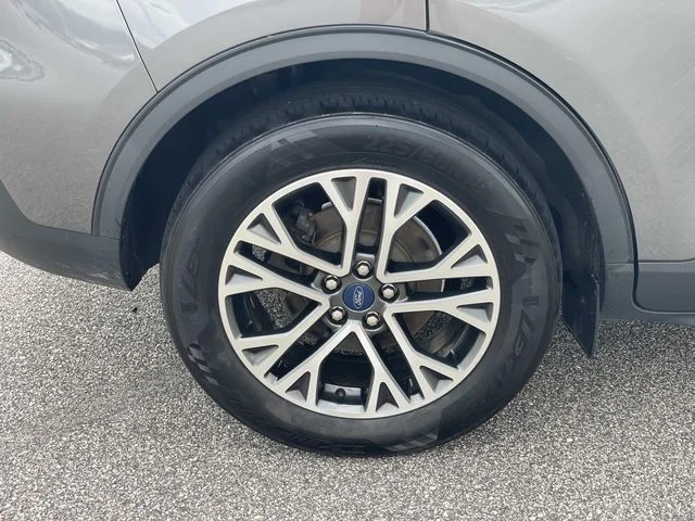 Used 2021 Gray Ford SEL image 7