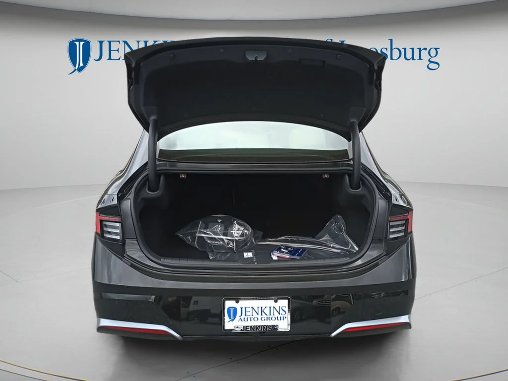 Used 2024 Black Hyundai SEL image 17