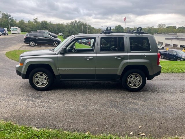 Used 2015 Billet Silver Metallic Jeep Sport image 6