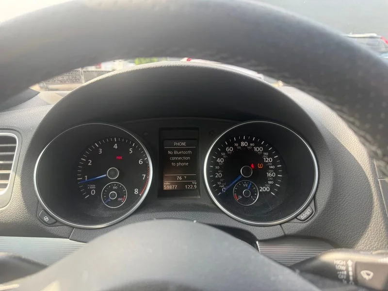 Used 2012  Volkswagen R image 11
