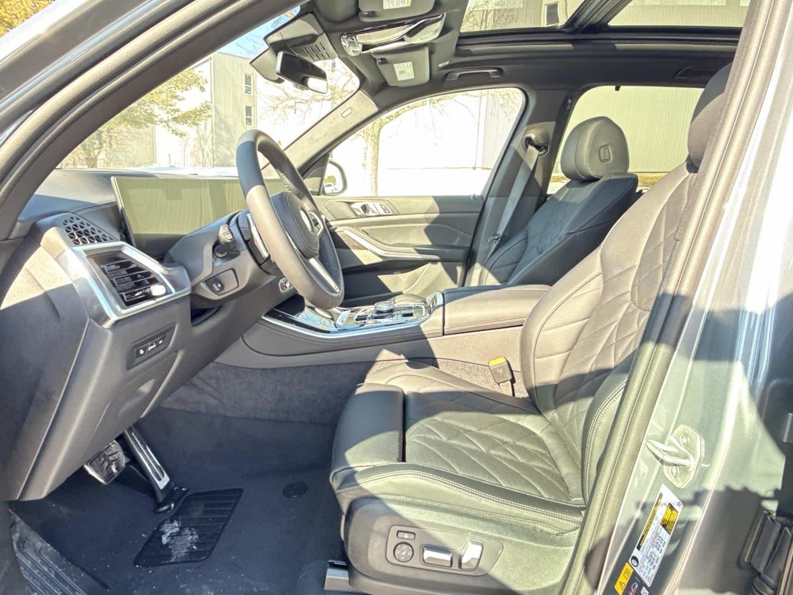 New 2026 Skyscraper Grey Metallic BMW xDrive50e image 14