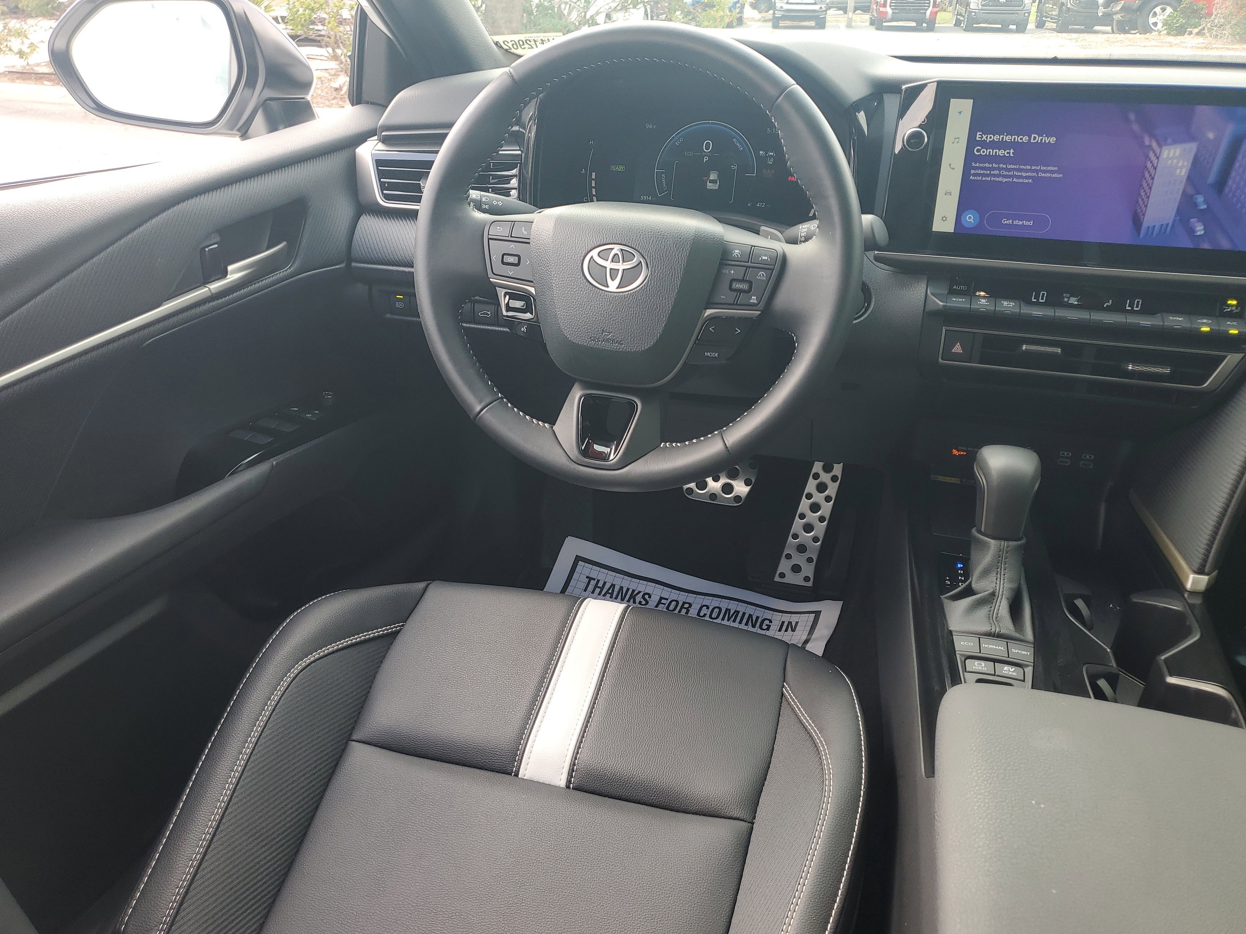 Used 2025 Ice Cap Toyota SE image 17