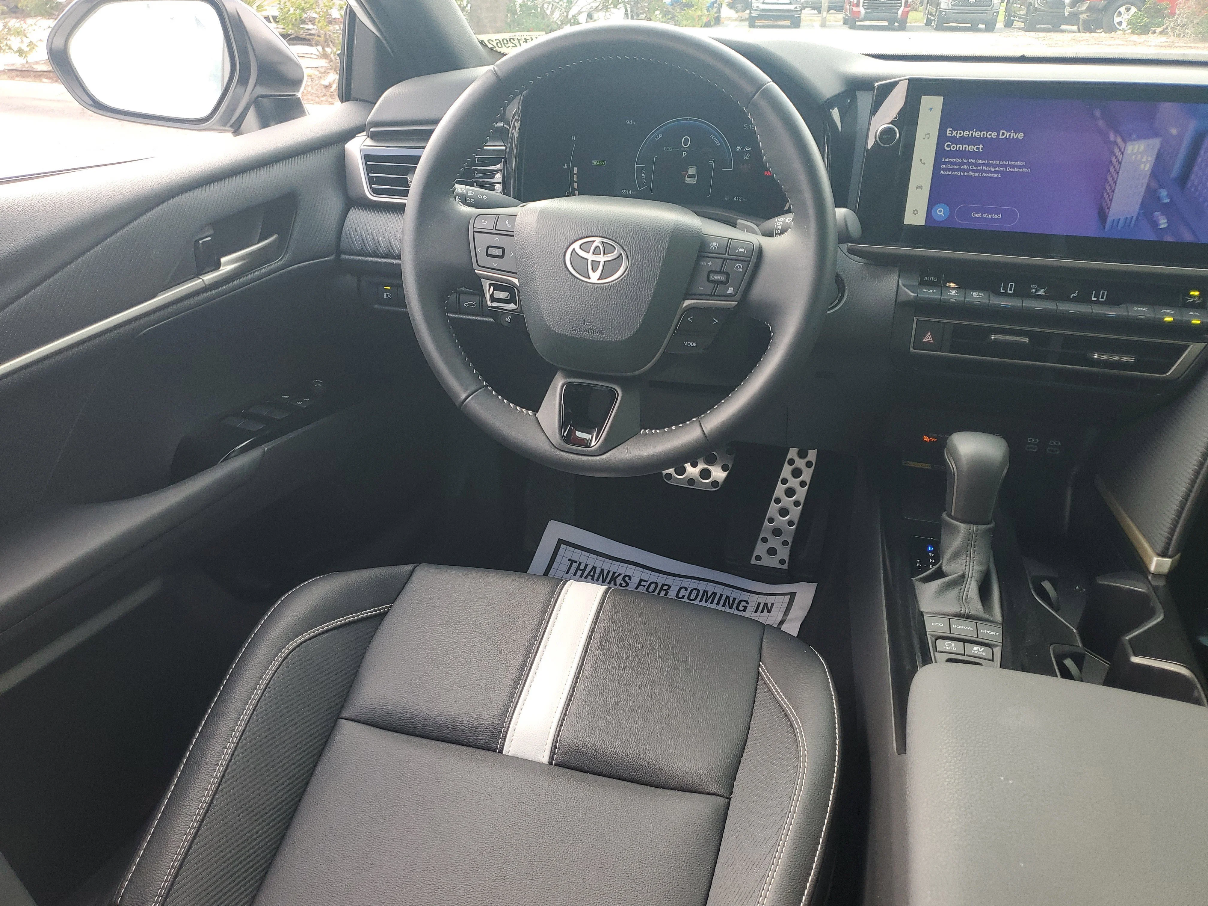 Used 2025 Ice Cap Toyota SE image 18