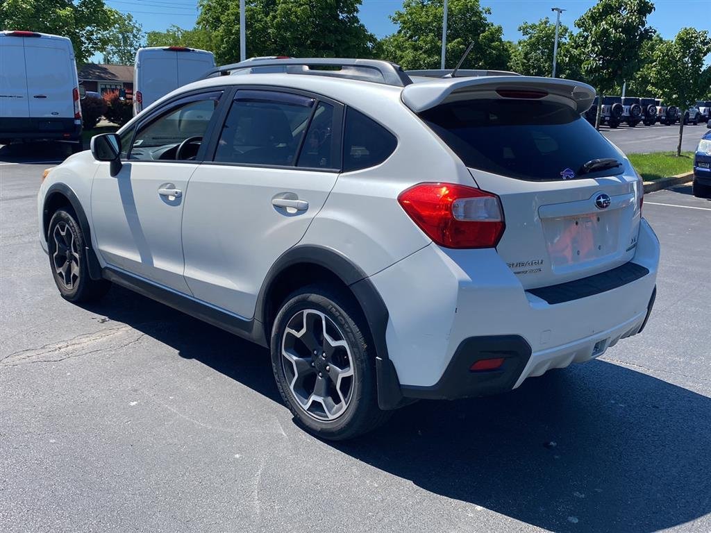 Used 2014 Satin White Pearl Subaru Premium image 8