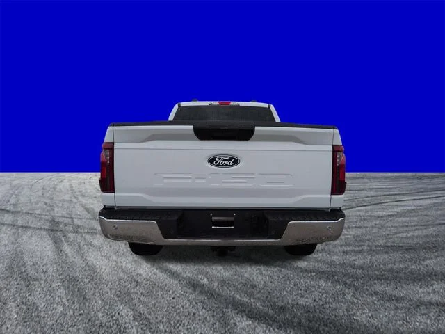 New 2026 Oxford White Ford XLT image 5
