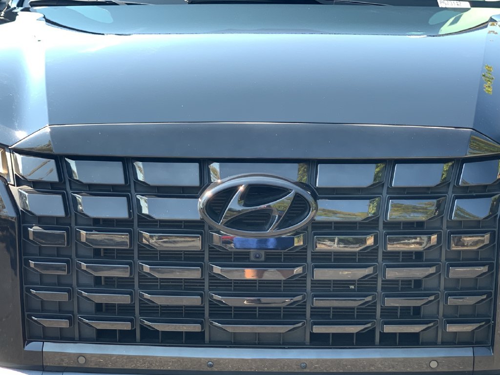 Used 2024 Abyss Black Pearl Hyundai Limited image 9