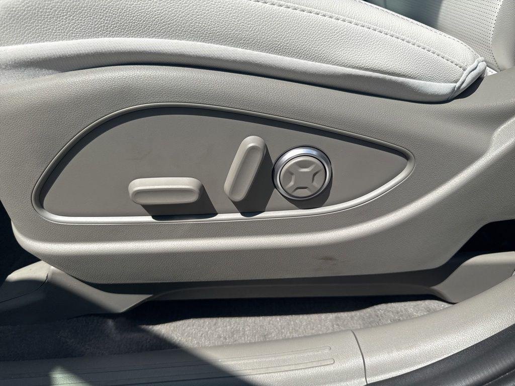 New 2026 Black Hyundai Limited image 15