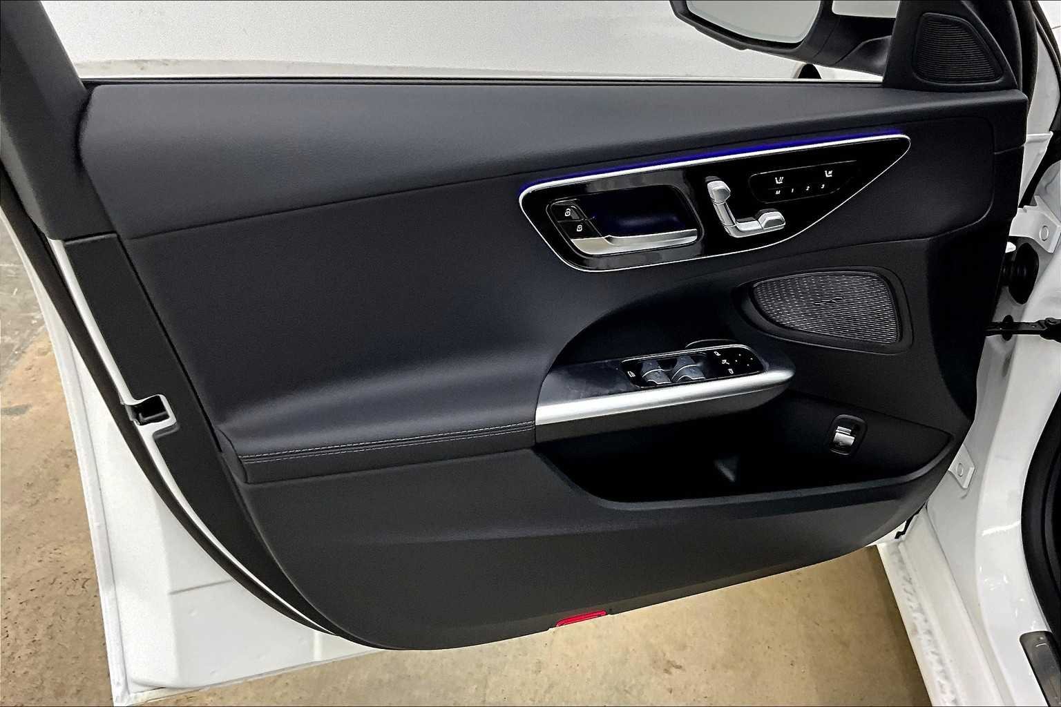 2025 Mercedes-Benz C-Class Sedan C 300 - Photo 10
