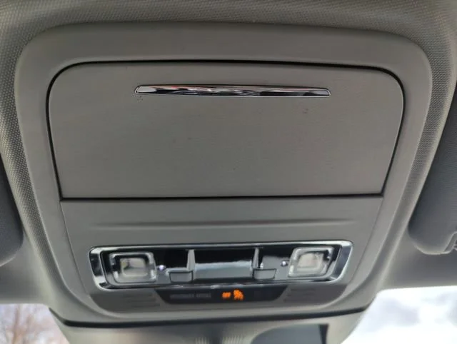 Used 2021 White Lincoln Standard image 31