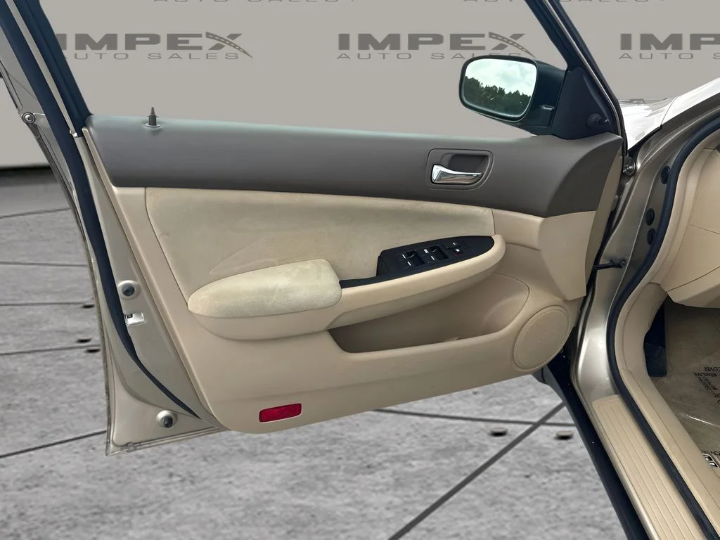 Used 2006 Gold Honda Value Package image 11