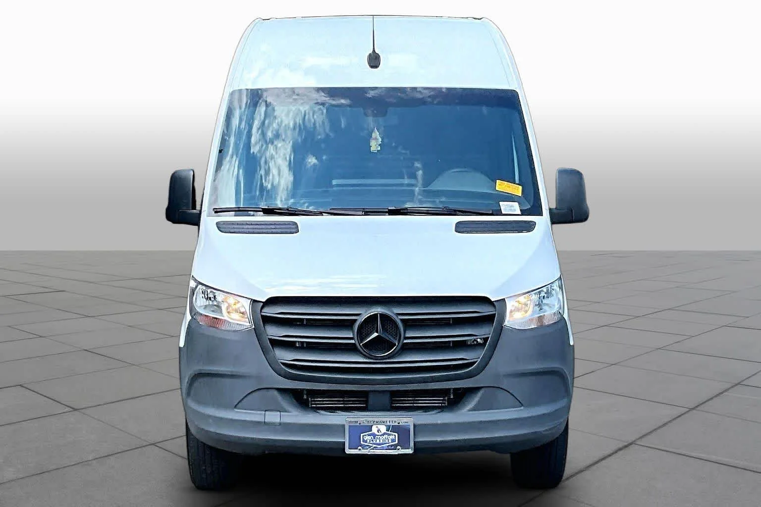 Used 2023 Arctic White Mercedes-Benz  image 4