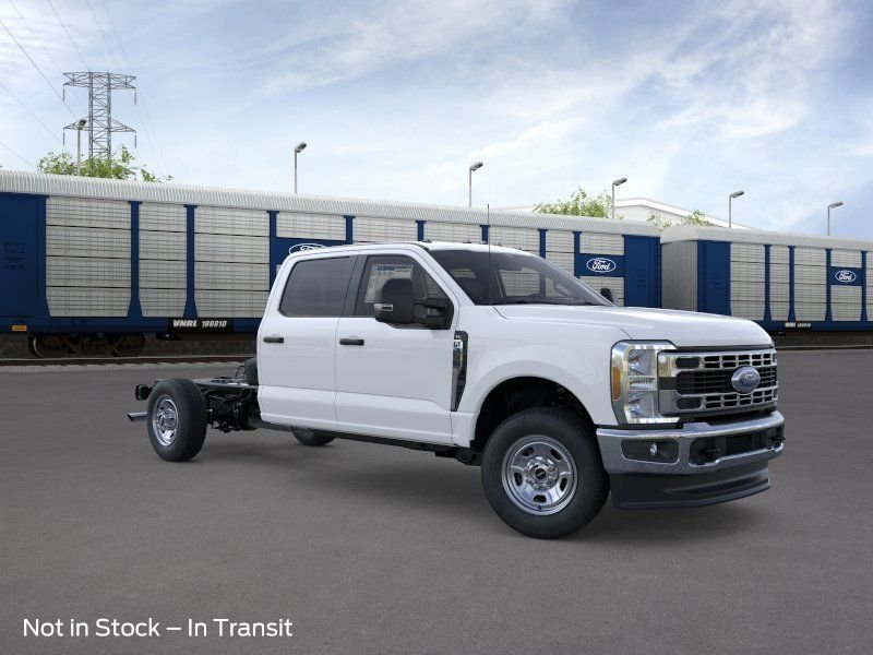 2026 Ford F-350 XL 4x4 Crew Cab 179-In SRW's photo