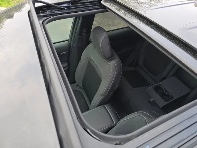 New 2026 Diamond Black Crystal Pearlcoat Jeep Laredo X image 9