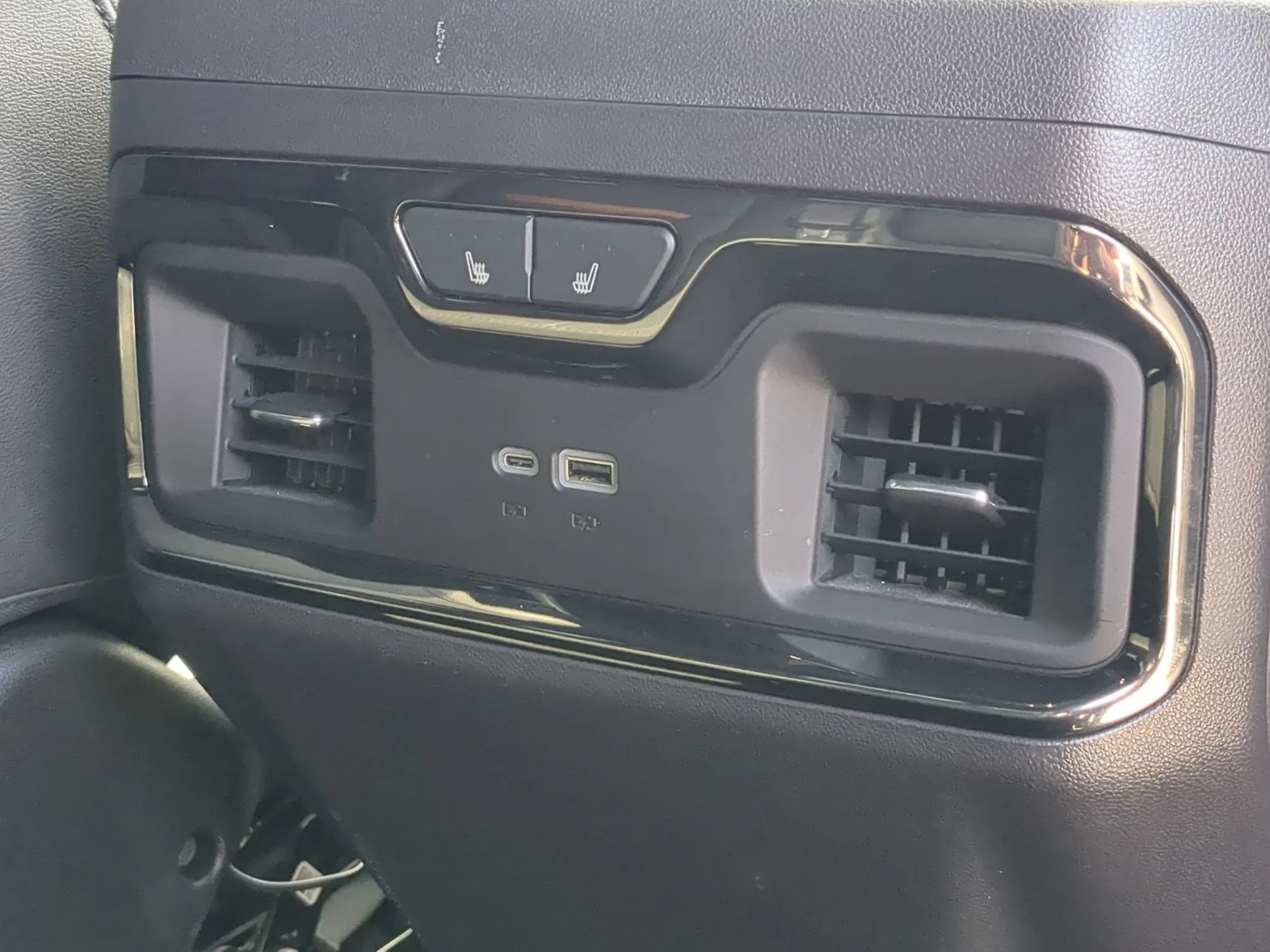 Used 2024 Sterling Metallic GMC AT4 image 30