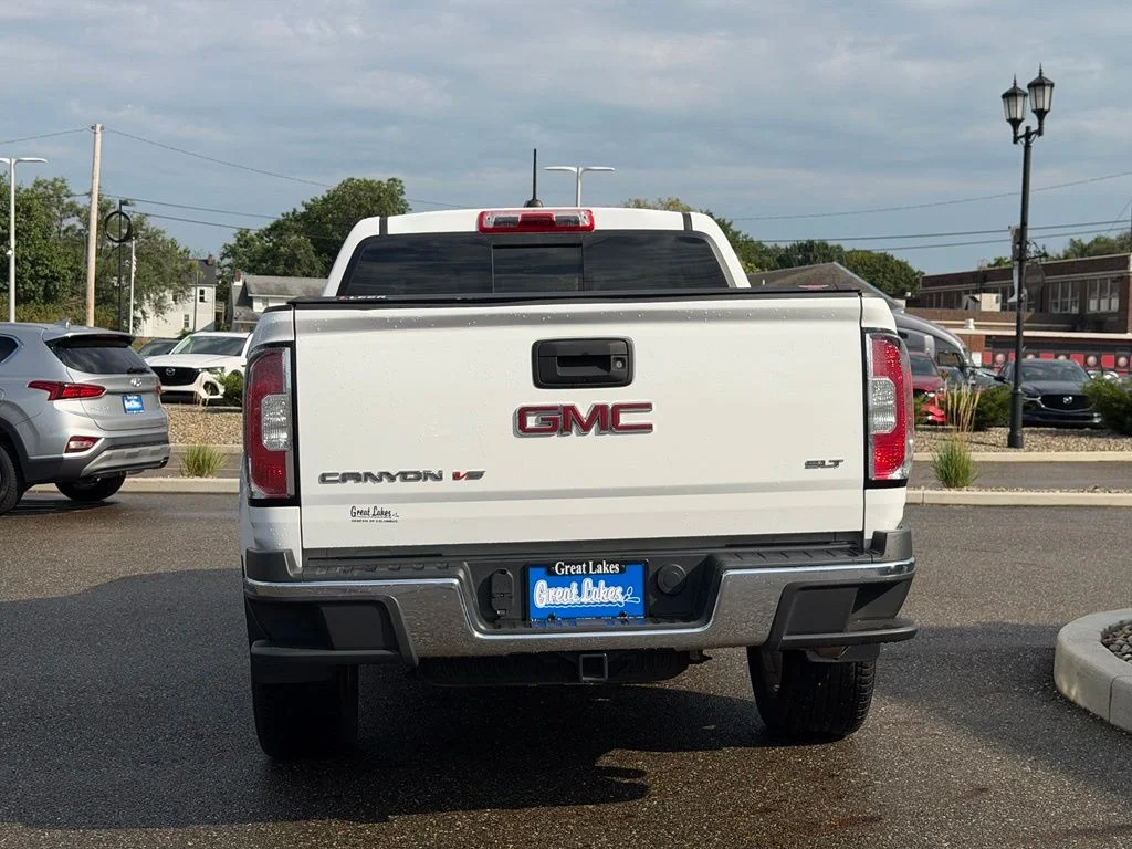 Used 2018 White GMC SLT image 37