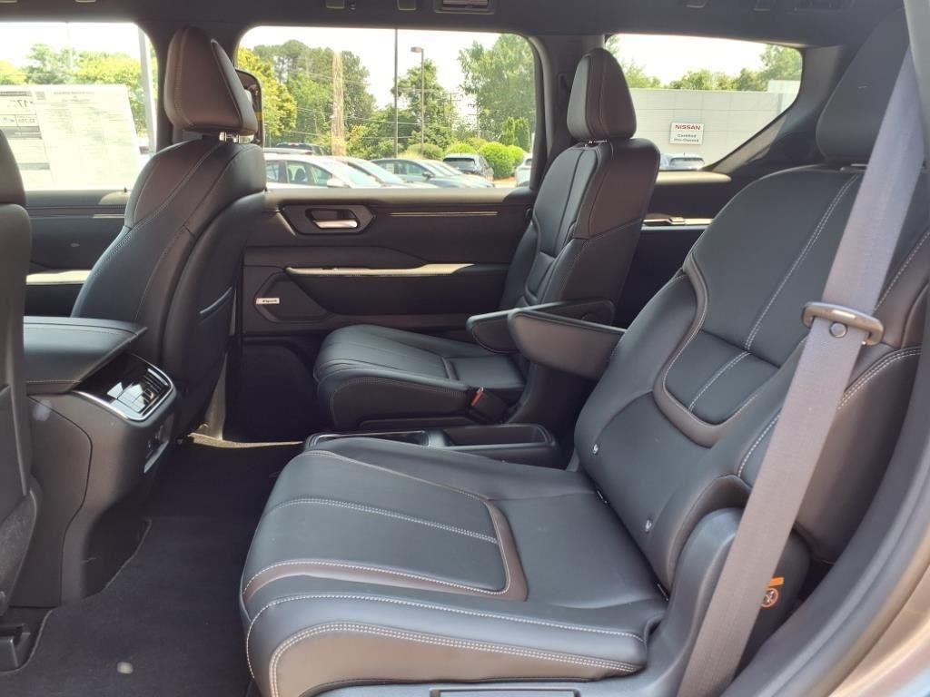 2025 Nissan Armada SL - Photo 14