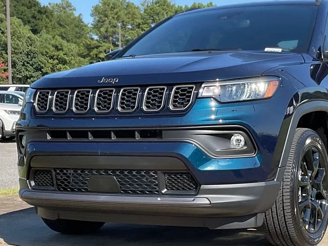 New 2026 Fathom Blue Pearl Coat Jeep Latitude image 8