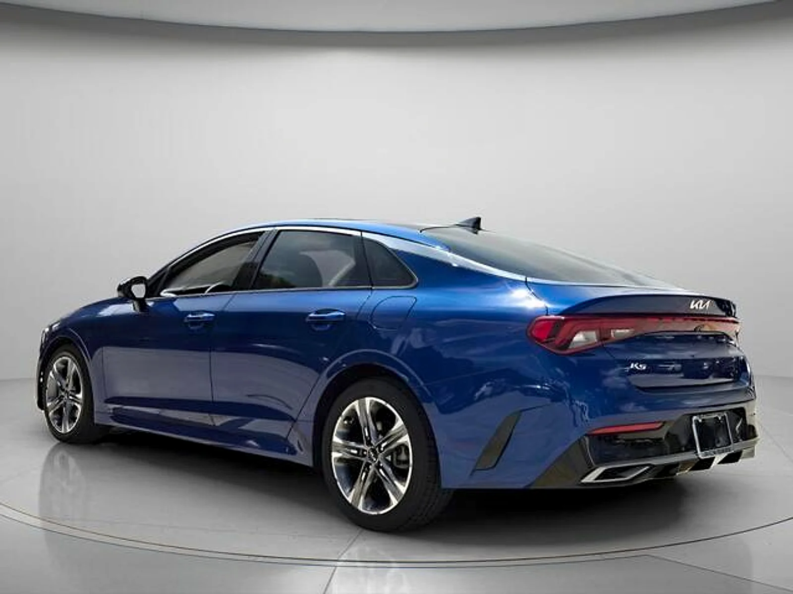 Used 2022 Sapphire Blue Kia EX image 5